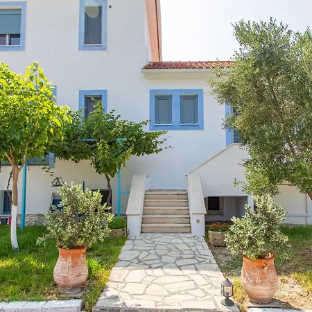 شقة Romanos Xi Xi Beach