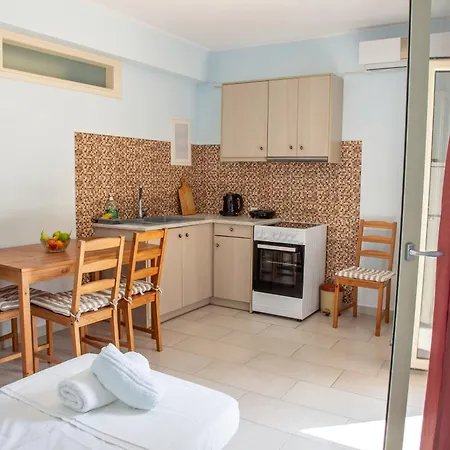 Romanos Xi アパート